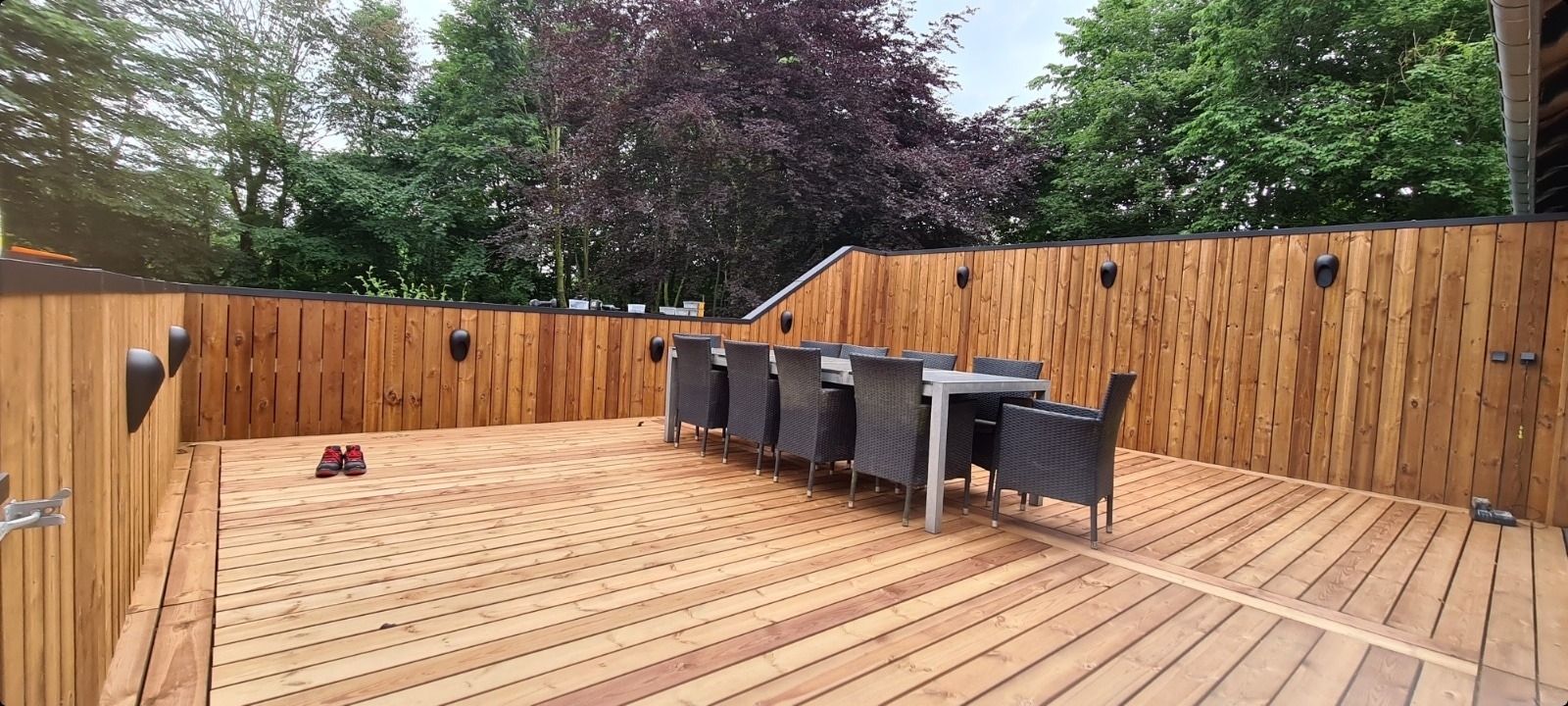 Ny terrasse ud af træ.